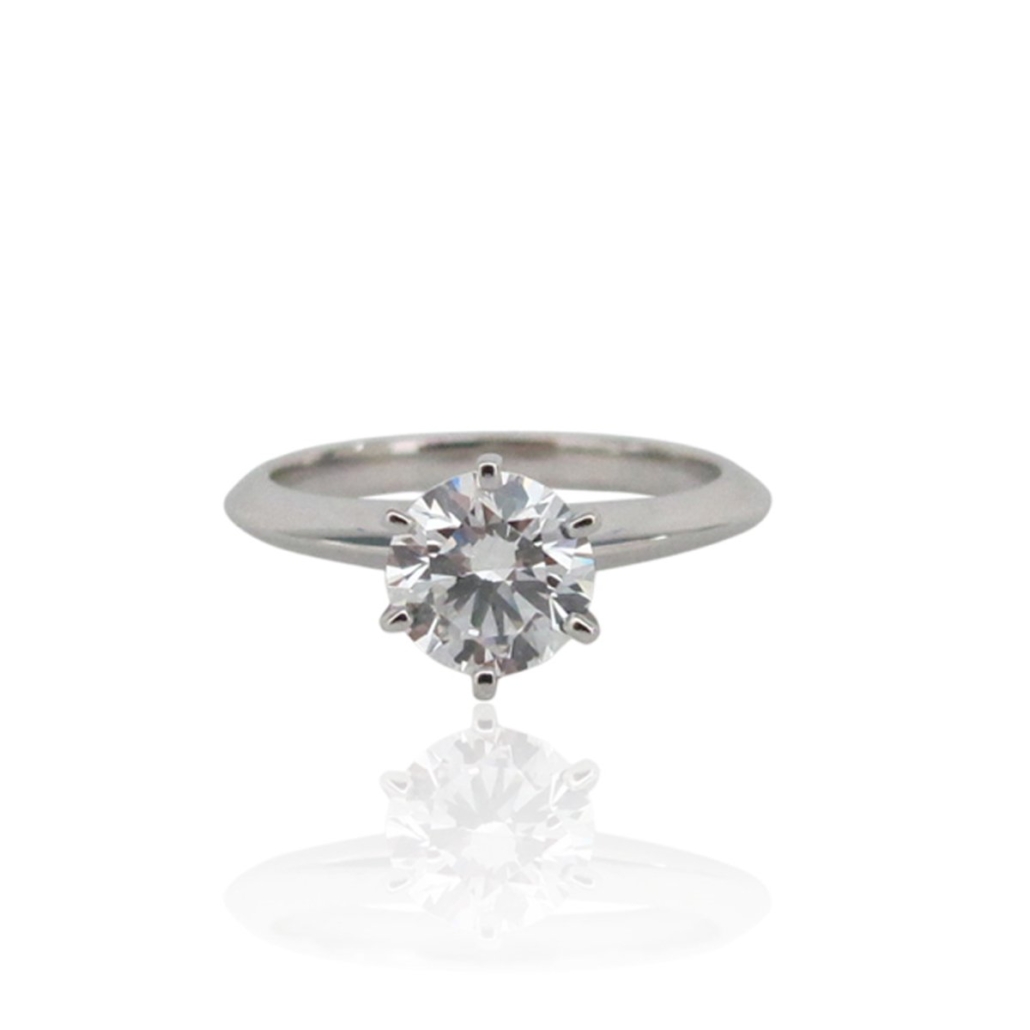 Su Wei, A Diamond Solitaire Engagement Ring 1796-11