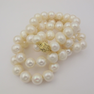 Meet June’s Birthstone:  The Majestic Pearl