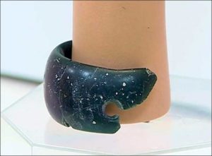 A stunning green-hued chlorite bracelet, Pictures Anastasia Abdulmanova, Konstantin Tynayev