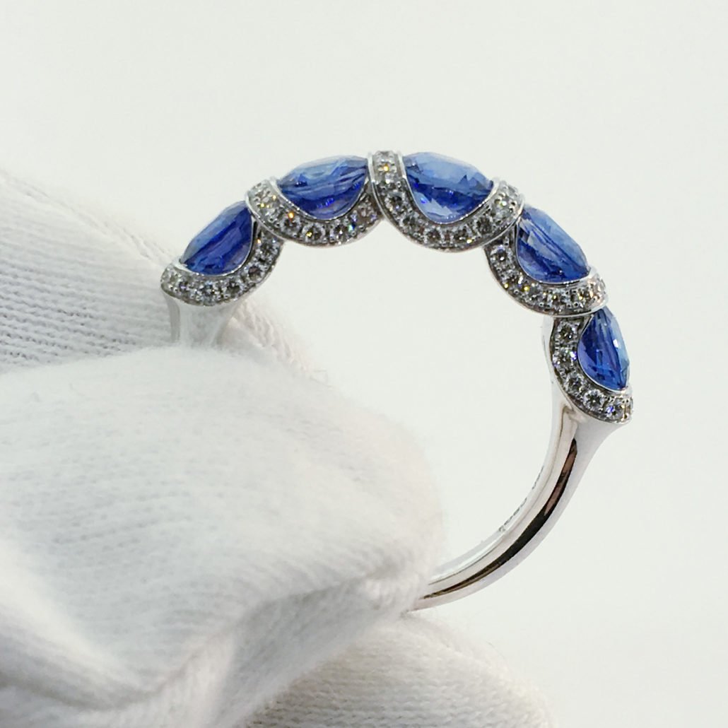 sapphire, white gold, diamond, u-shape, multi-stone band