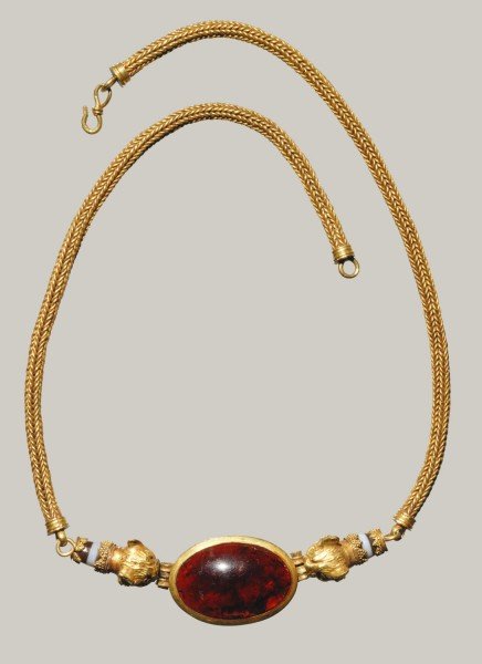 1st century BC garnet necklace via The Met.jpg