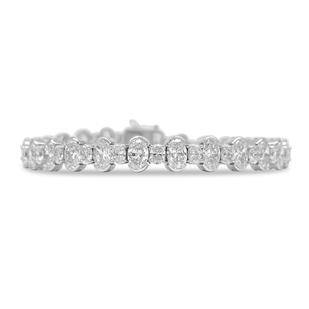 The Empress Line: Bold, Brilliant, Forever 2596-51